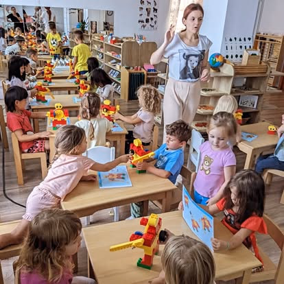 Kids at Work Montessori - Imagine 9